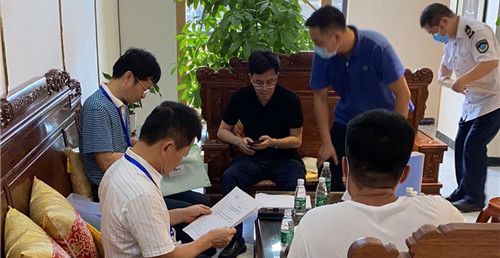 2020年7月9日广东省卫生局来我司就环境卫生、机器设备、人员管理、自检自查各项管理制度展开检查指导工作
